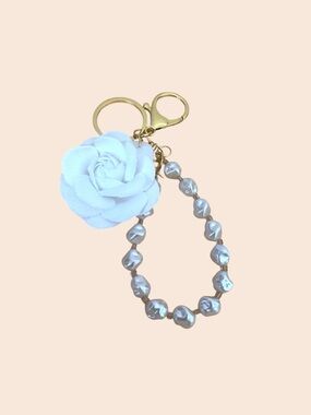 White Rose Pearl Bead Keychain Wristlet